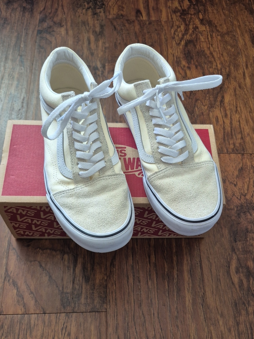Vans Old Skool Sneakers in White/Cream